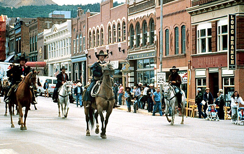 File:DowntownCrippleCreekColorado.jpg