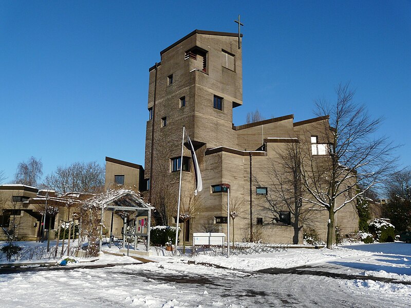 File:Friedenskirche Baumberg - Winter.jpg