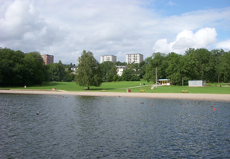 File:Hässelby Maltesholmsbadet 2010.jpg