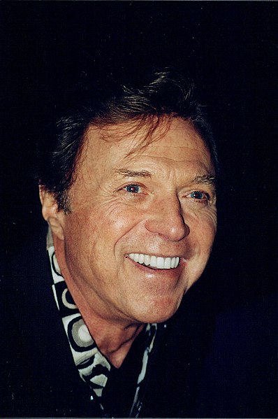 Archivo:Steve Lawrence 1999.jpg