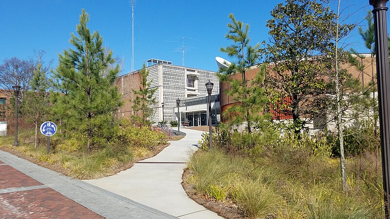 File:Van Leer Building entrance.jpg