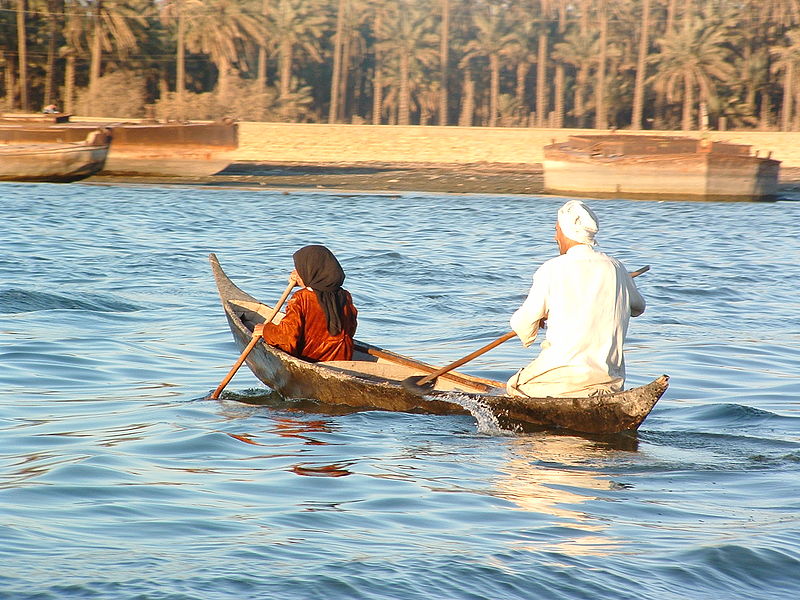 File:Boat on Euphrates.jpg