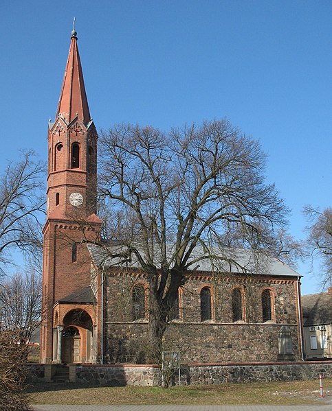 Файл:Bochow church.jpg