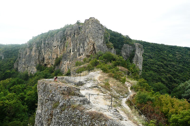 File:Ivanovo rocks.jpg