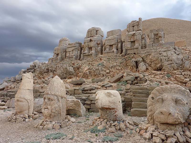 File:Mount Nemrut (3).JPG