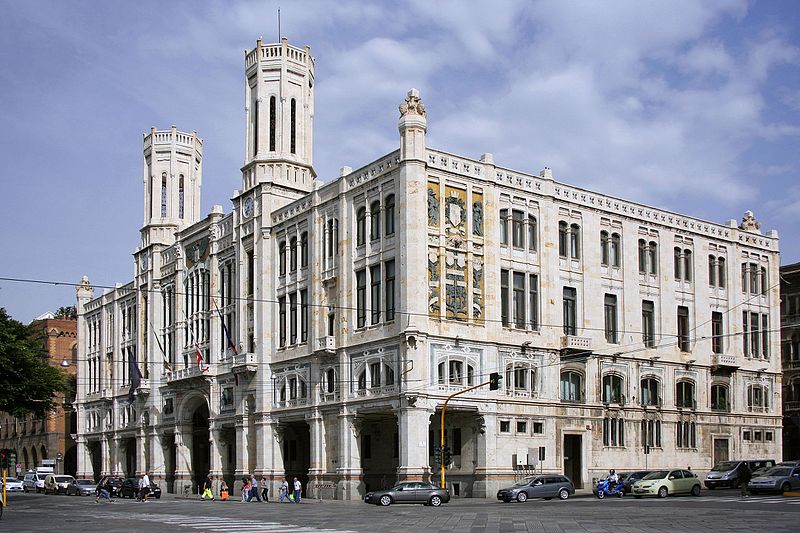 File:Palazzo Civico Baccaredda.JPG