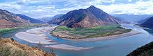 The first turn of the Yangtze at Shigu (石鼓) in Yunnan Province, where the river turns 180 degrees from south- to north-bound