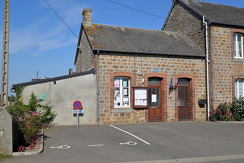 File:La mairie de Cahan.jpg