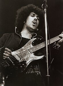 Phil Lynott singing.jpg