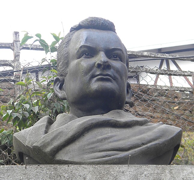 File:Rahul Sankrityayan bust Darjeeling.JPG