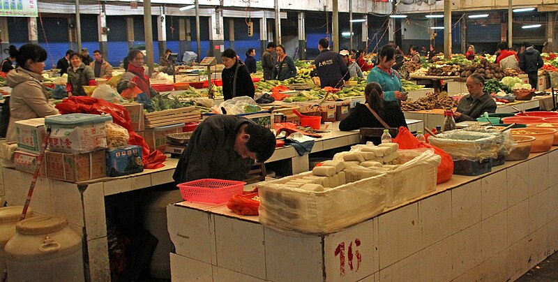 File:Yangshuo-Markt-04-2012-gje.jpg