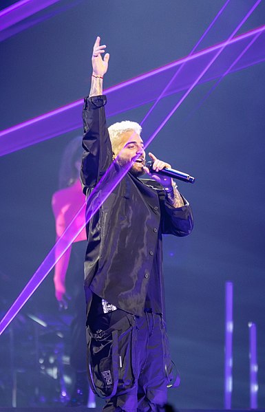 File:Maluma at Coca-Cola Arena.jpg