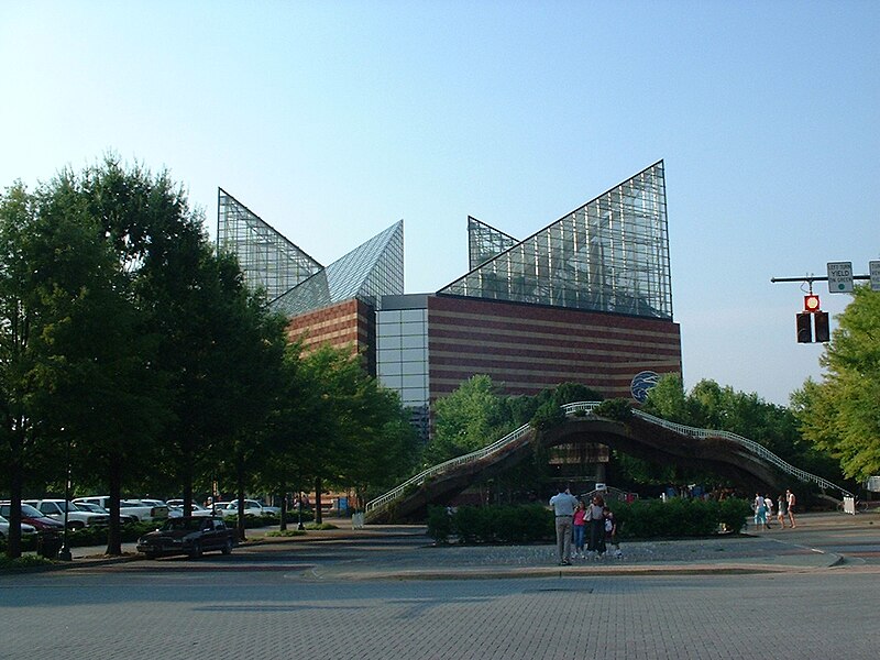 File:Tennesseeaquarium.JPG