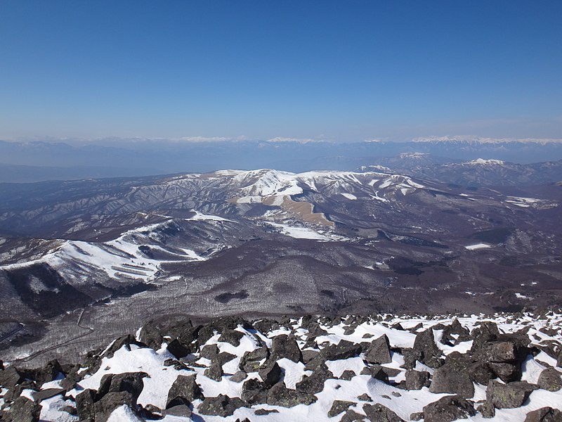 Archivo:蓼科山からの霧ヶ峰.jpg