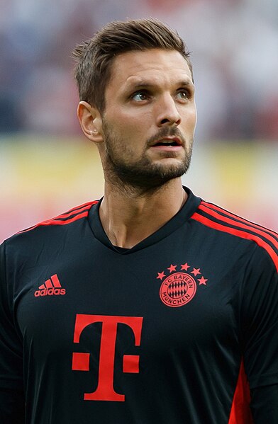 Файл:2022 Sven Ulreich (cropped).jpg