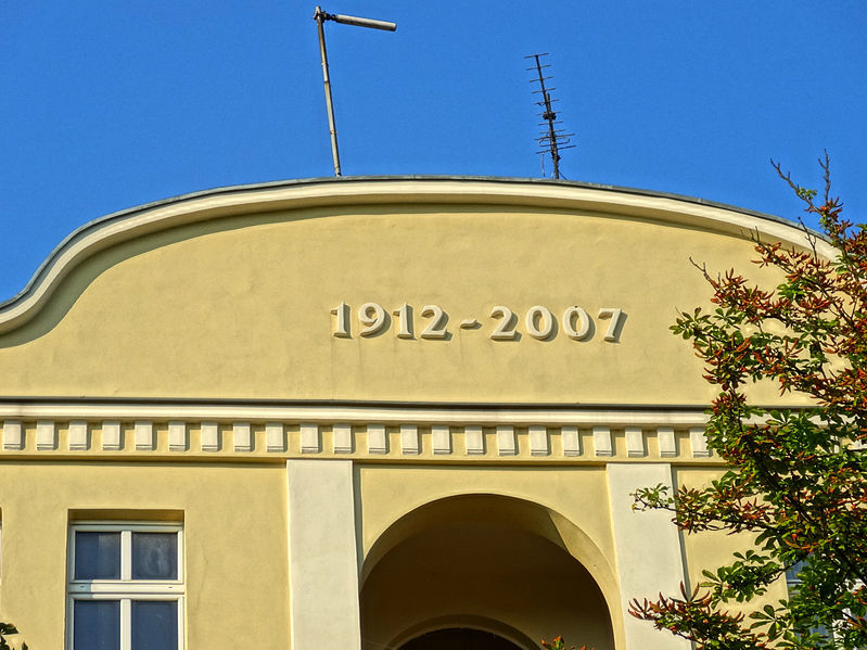 File:Bdg ulChodkiewicza 5 07-2013.jpg