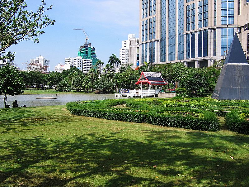 File:Benjasiri park.jpg