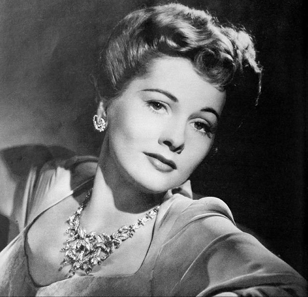 File:Joan Fontaine 1942.jpg