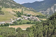 Lambruisse, le village.jpg