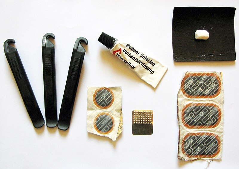 File:Puncture-repaire-kit.jpg