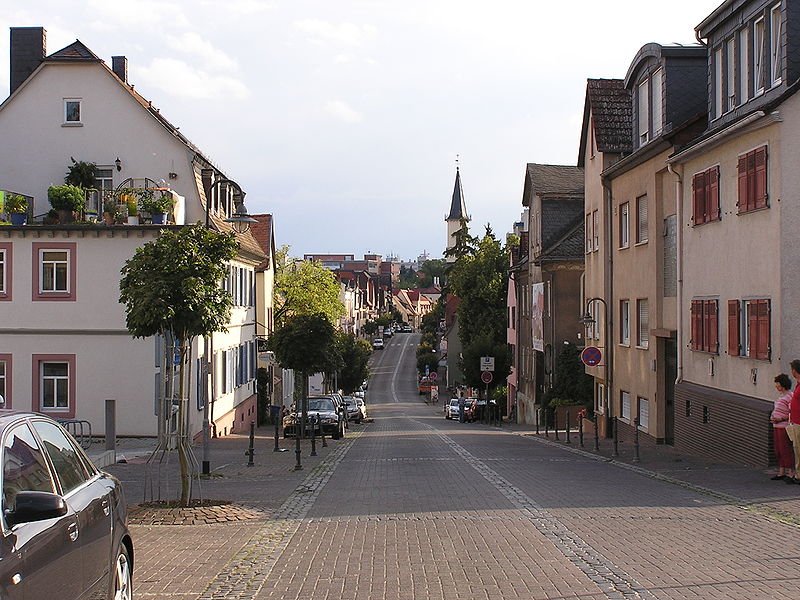 File:Friedrichsdorf TS Hugenottenstrasse.jpg