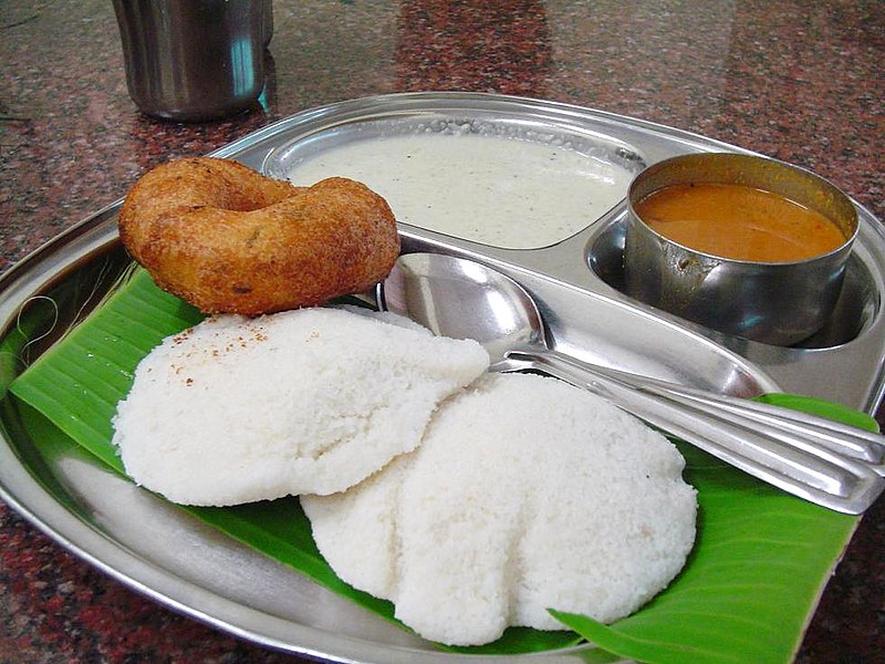 File:Idly sambar vada.JPG