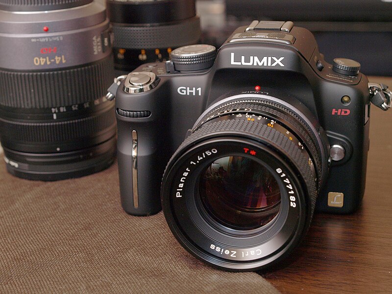 File:Panasonic GH1.jpg