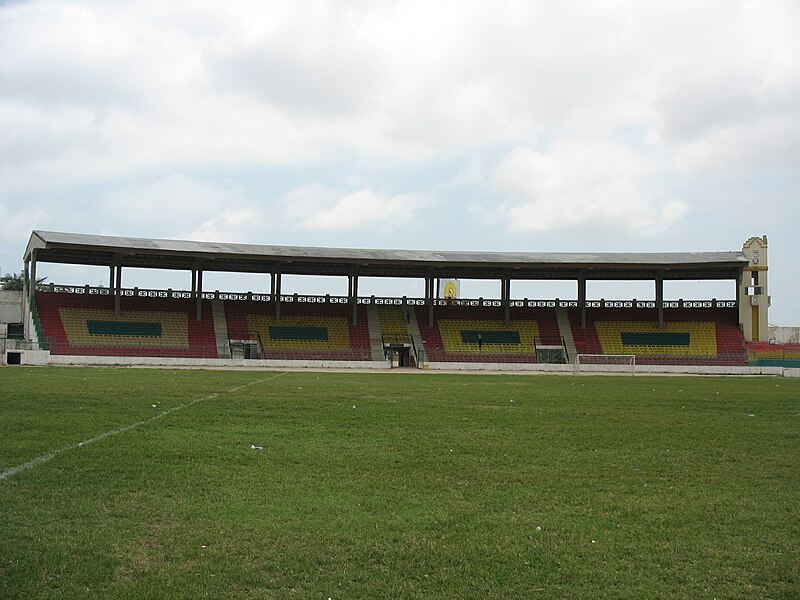 Archivo:Barranquilla Cancha Romelio Martínez.jpg