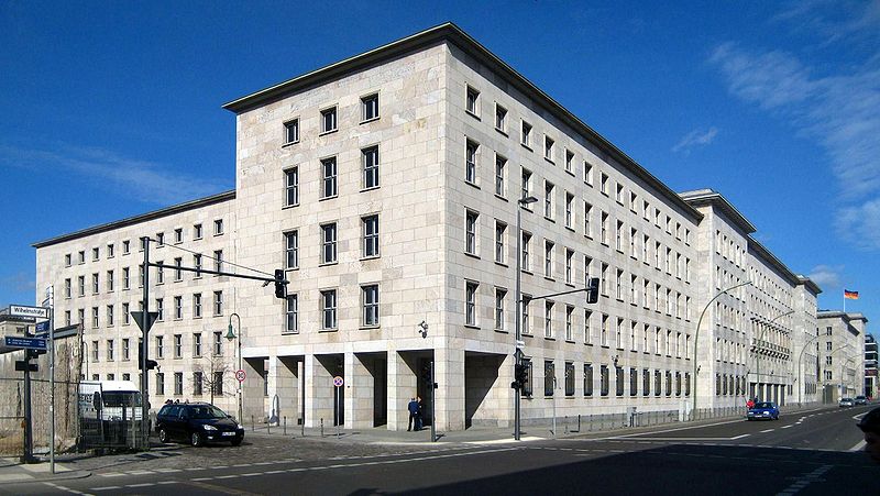 File:Berlin, Mitte, Wilhelmstraße, Detlev-Rohwedder-Haus.jpg