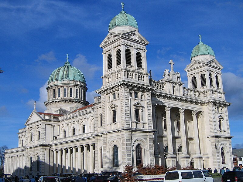 Archivo:ChristchurchBasilica gobeirne.jpg