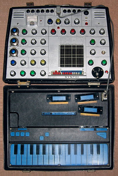 Файл:EMS Synthi AKS (opened).jpg