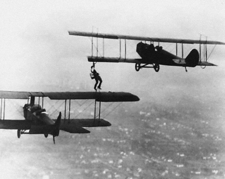 File:FirstAirRefueling1921.jpg