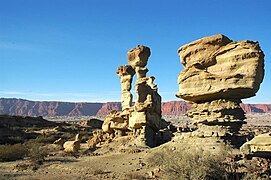 Valle de la Luna o Ischigualasto, en San Juan, posee un valor paleontológico incalculable. Declarado Patrimonio de la Humanidad por la UNESCO en el 2000.