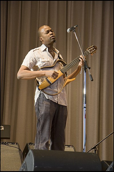 File:Lionel Loueke.jpg