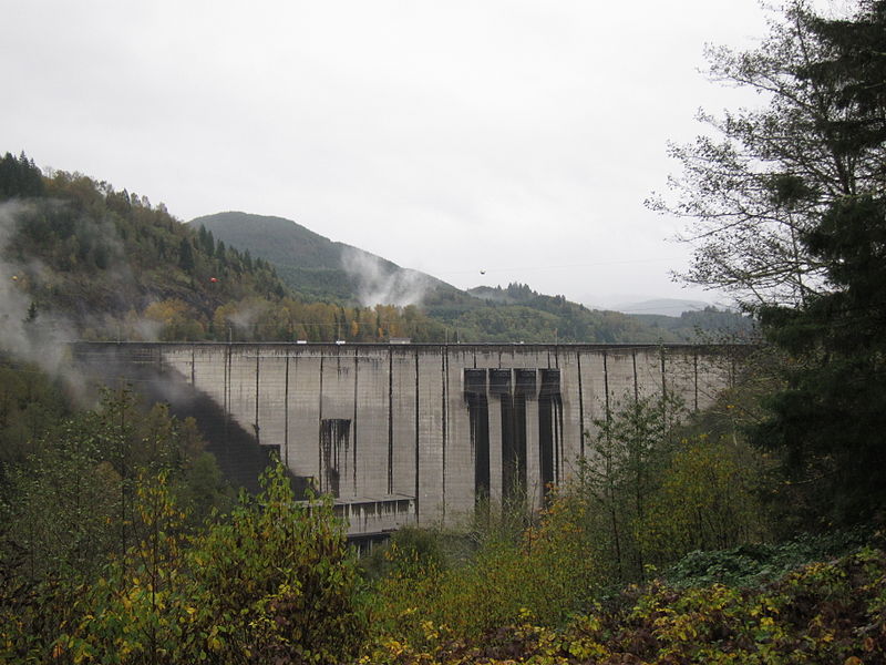 File:Mossyrock Dam.JPG