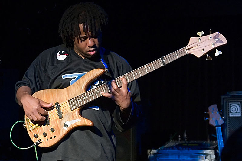 File:Victor Wooten 2.jpg