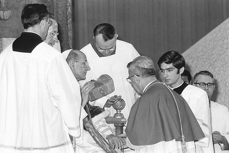 File:Albino Luciani, 1973 (2).jpg