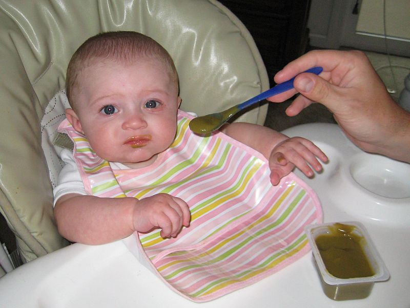 Файл:Baby eating baby food.jpg