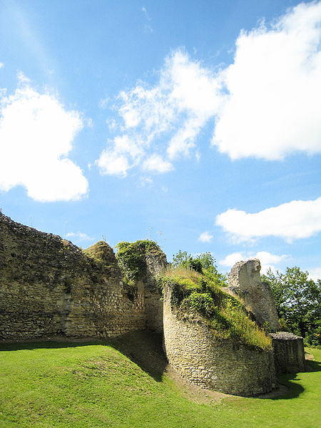 File:Ivry-la-bataille-chateau-chatelet-d-entree-XIIIeS.jpg