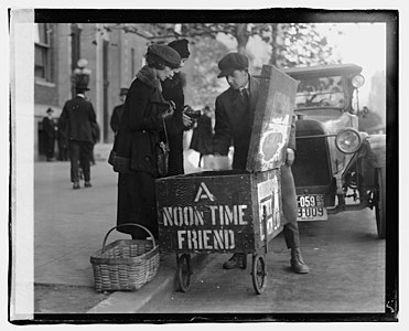 Lunch cart around 1919