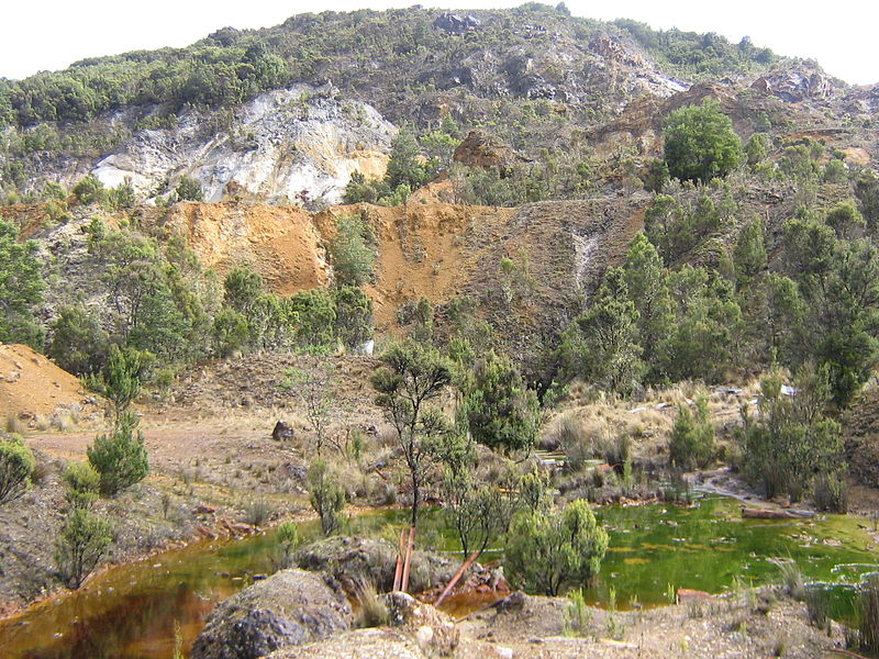 File:Mount Bischoff mine.jpg