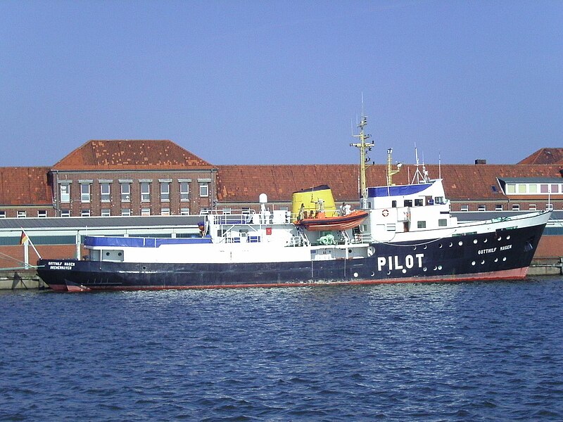 File:Pilot ship Gotthilf Hagen.jpg