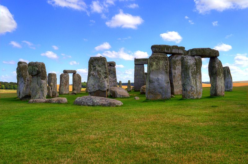 Archivo:Stonehenge, Salisbury, UK.jpg