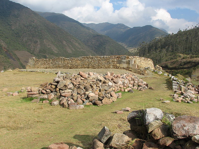 File:Vitcos Archaeological site.jpg