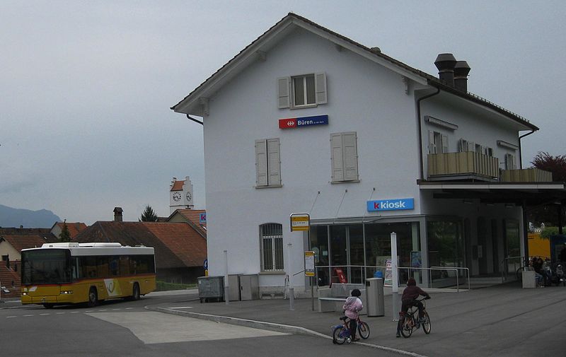 File:Bahnhofbueren.JPG