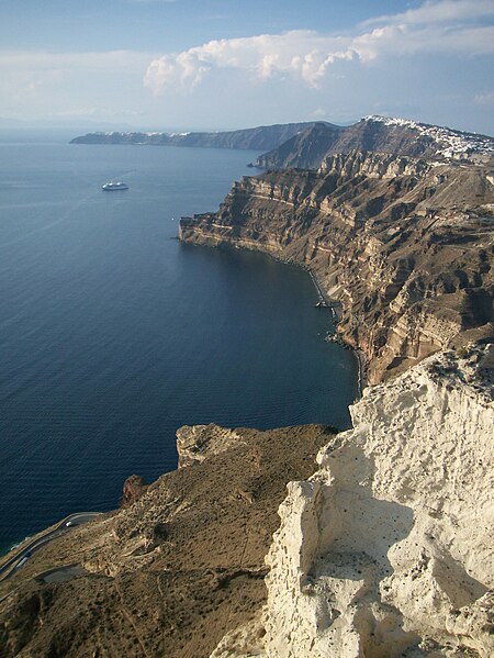 Файл:Cliffs of Santorini.jpg