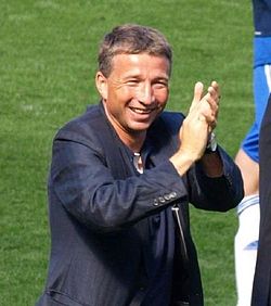 Petrescu cheered by Chelsea fans at Stamford Bridge