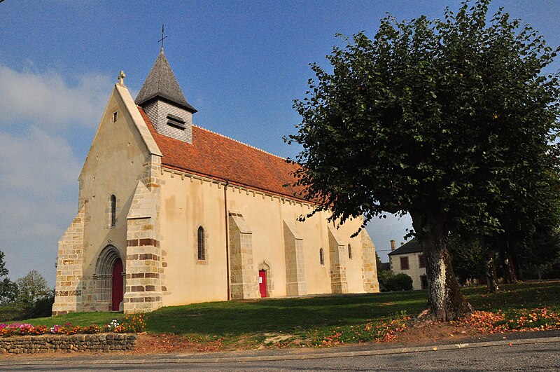 Файл:Eglise de Roussines (Indre).jpg