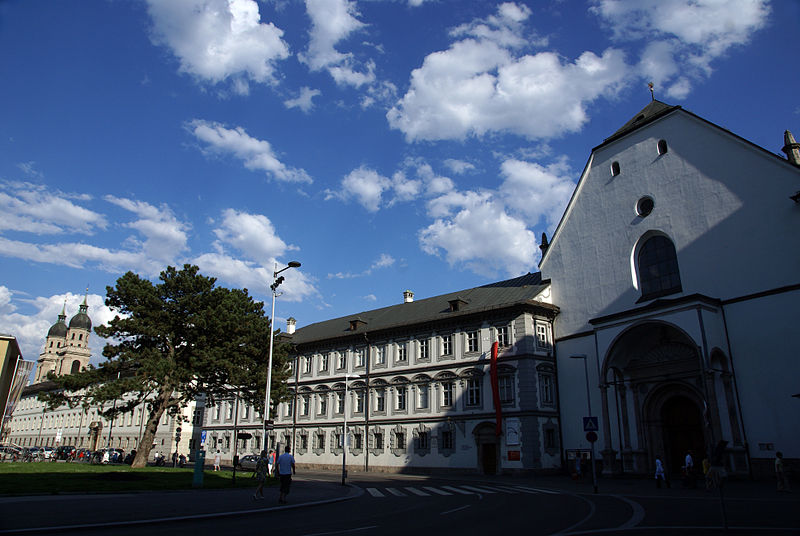 File:Hofkirche Innsbruck 2.jpg