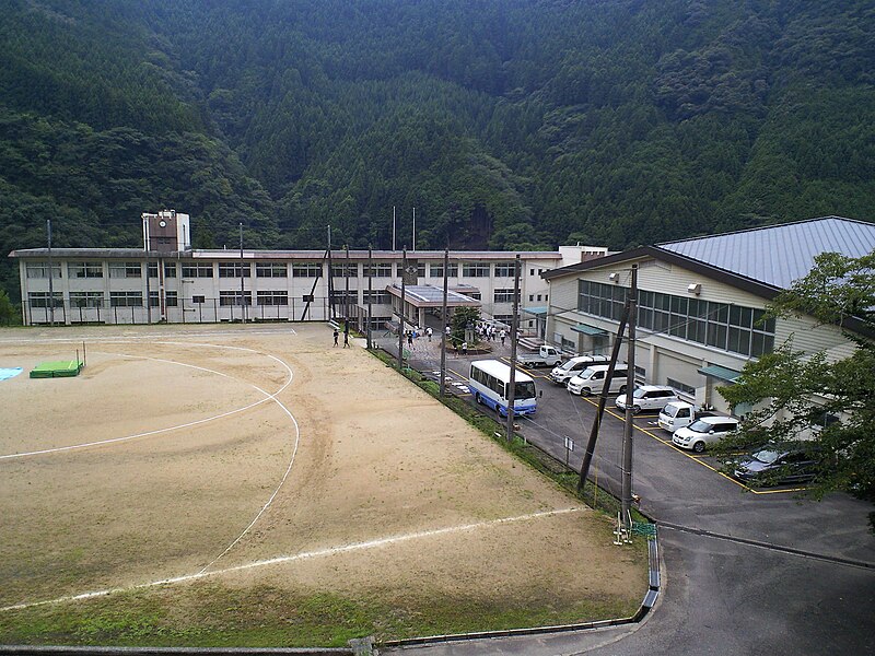 File:Totsukawa High School01.JPG